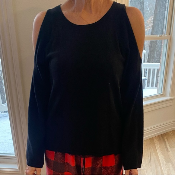 Gap fine merino wool cold shoulder sweater size M - Picture 9 of 9